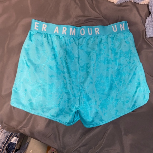 Under armor heat gear shorts - Picture 2 of 3